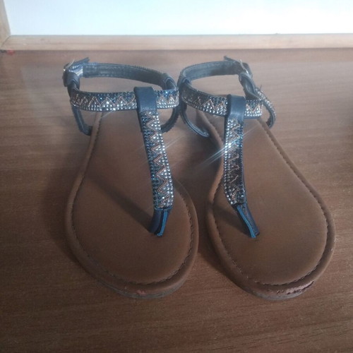 Sandals size 32 for girl used with shiny blue designs