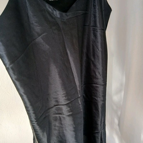 Black satin nightwear like new, size M