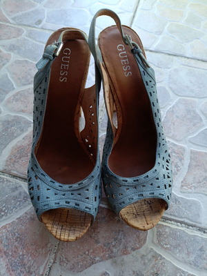 Guess platform sandals new, size 39, turquoise perforated suede