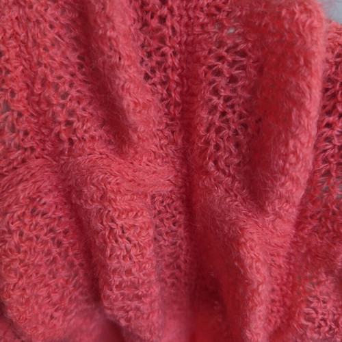Long fuchsia Club Famous scarf brand new with tag, ruffles