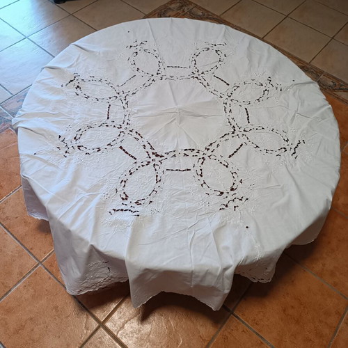 Handmade white embroidered round tablecloth like new