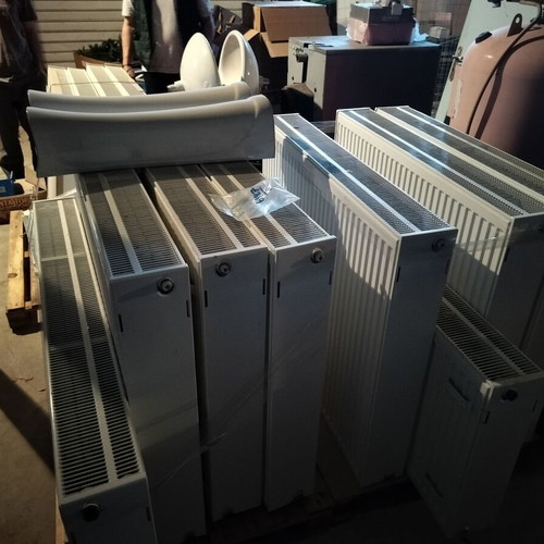 Heating radiators like new with gas boiler and components