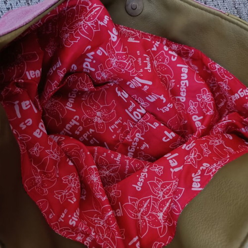 Desigual shoulder bag like new, pink and green