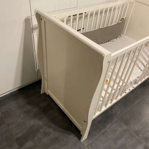 Baby cot bed like new with mattress 1.20x60 cm