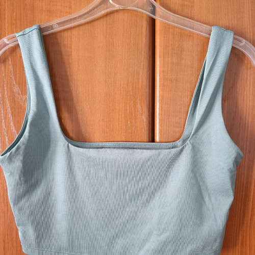 Pink Woman crop top like new, veraman color