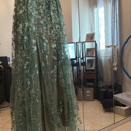 Shein maxi dress like new, strapless mint green with sequins