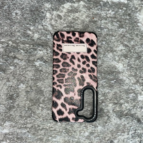 Samsung S23 cases like new, pack