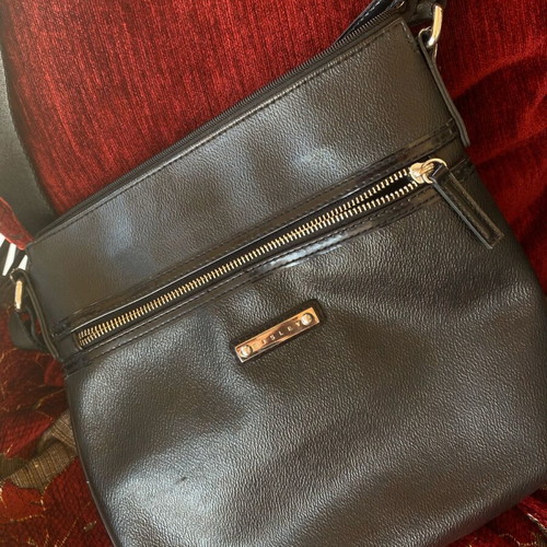 Sisley crossbody bag like new, black