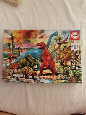 Dinosaur Puzzle like new, 100 pieces