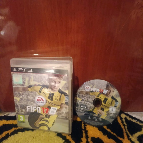 PlayStation 3 bundle FIFA 13, FIFA 14, FIFA 16, FIFA 17 like new without manual
