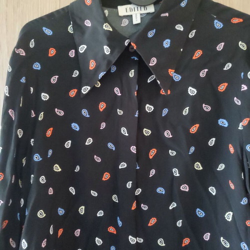 Edited shirt with paisley pattern and draped gathers, size S, like new