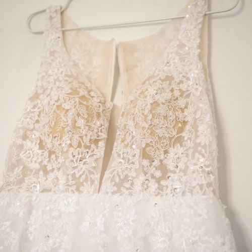 Wedding dress like new, size M, white