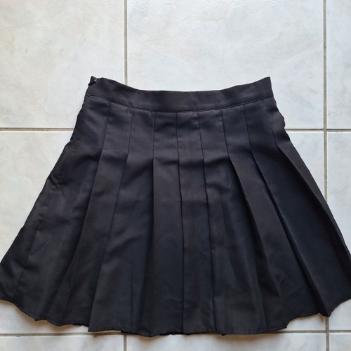 Shein mini pleated skirt like new, black, size L