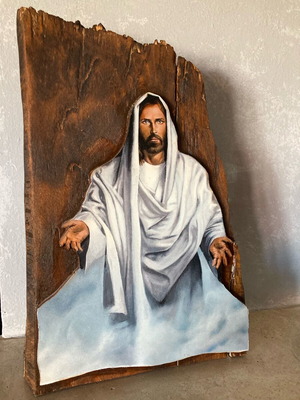 Handmade image of the risen Jesus on beech wood