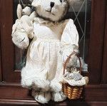 Fur teddy bear like new with decorative basket