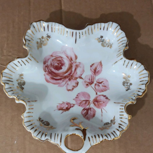 Porcelain bowl like new with floral design and gold finish