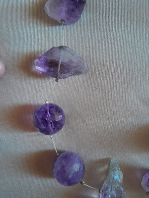 Necklace with real stones like new, purple