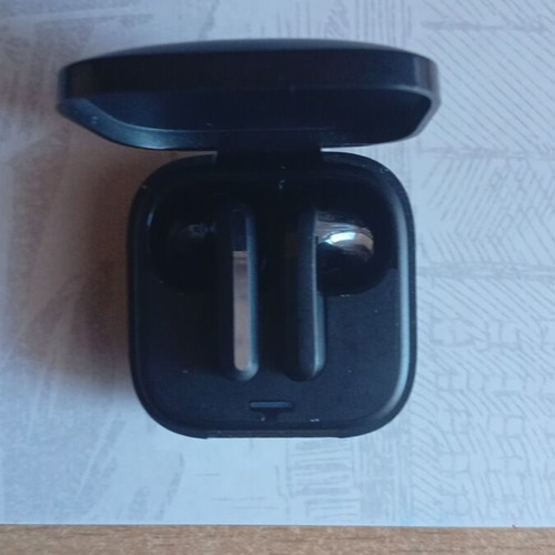 Redmi Buds wireless earbuds like new with charging case