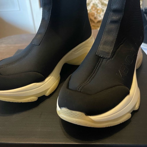 Sneakers Kendall + Kylie like new, size 38, black