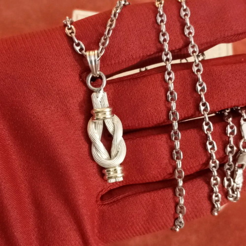Lalaunis A21 750 925 necklace like new with silver chain