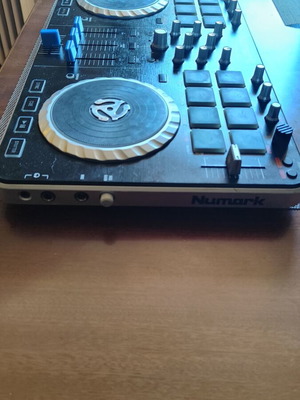 Dj controller Numark Mixtrack Pro 2 σαν καινούργιο