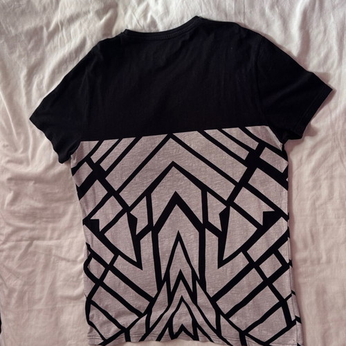 Edward geometric t-shirt like new, black, size M