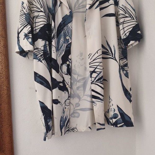 Zara men's shiny shirt large like new, blue and white viscose