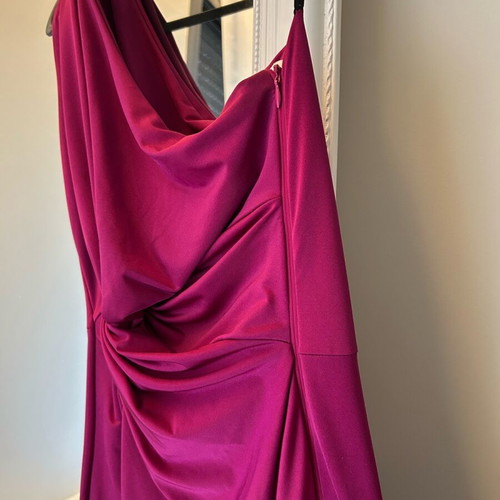 Nash occasion dress like new, size medium, magenda color