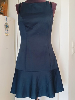Class Italian short sleeveless dress new, black, size M