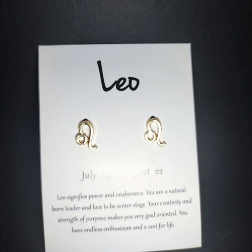 Leo earrings new in packaging faux bijoux
