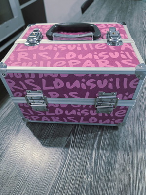 Makeup case with lock key