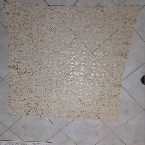 Handmade lace tablecloth beige, like new, 82x82 cm