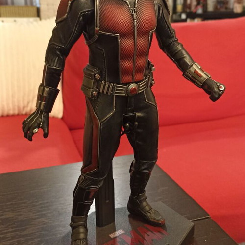 Hot Toys MMS308 Ant-Man Scott Lang Paul Rudd 1/6 Figure like new