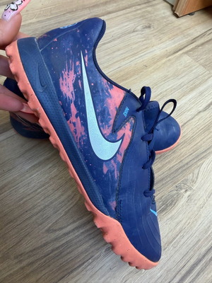 Nike Phantom GX II Academy TF sneakers like new, size 37.5