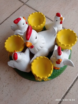 Πασχαλινή αυγουλιέρα μεταχειρισμένη με κουκούλες διακοσμητική