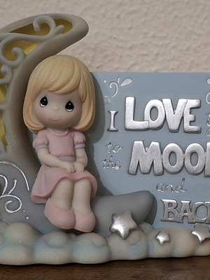 Precious Moments illuminated decor I Love You to the Moon and Back like new