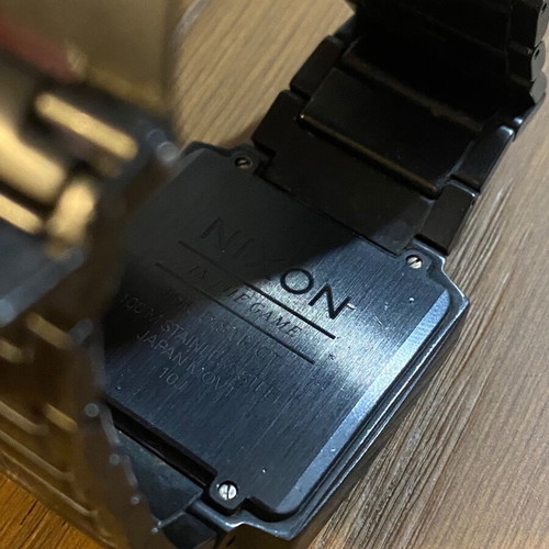 Nixon The District retro wristwatch like new, black