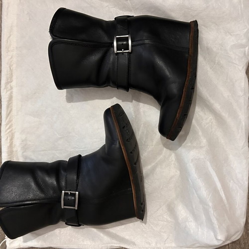 Ugg Australia leather ankle boots size 35 like new, warm lining