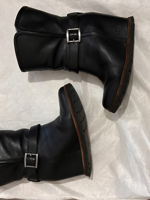 Ugg Australia leather ankle boots size 35 like new, warm lining