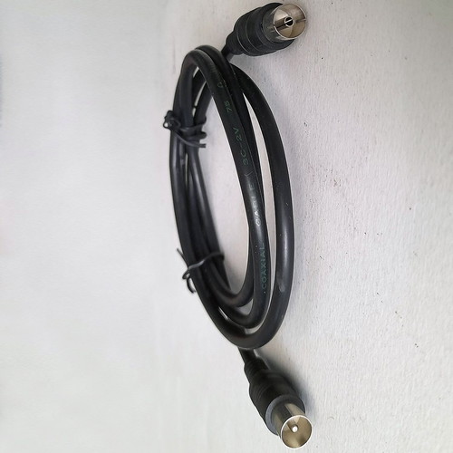 Coaxial antenna cable used, male to female 1.2 meters