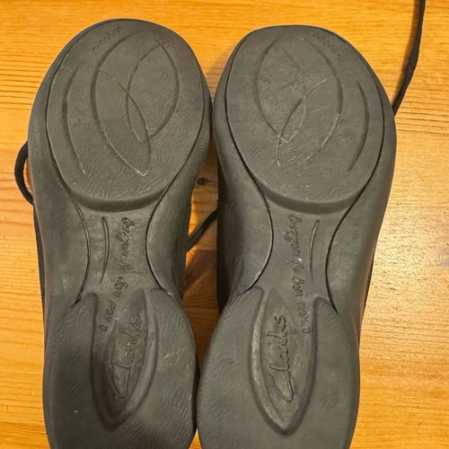 Γυναικεία δερμάτινα παπούτσια Clarks μέγεθος 36 μεταχειρισμένα, μαύρα