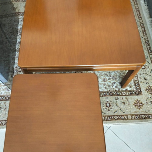 Wooden living room coffee table set like new with protective glass
