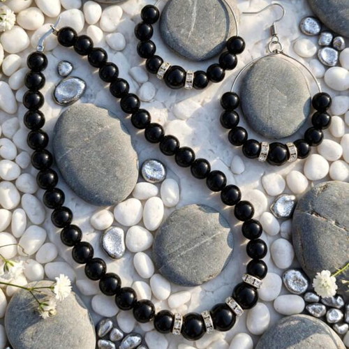 Handmade black jewellery set