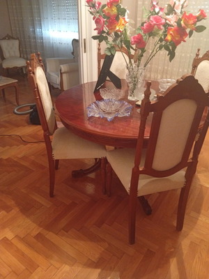 Dining set Rouanta round table with 5 chairs like new