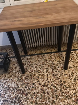 Dining table like new in perfect condition