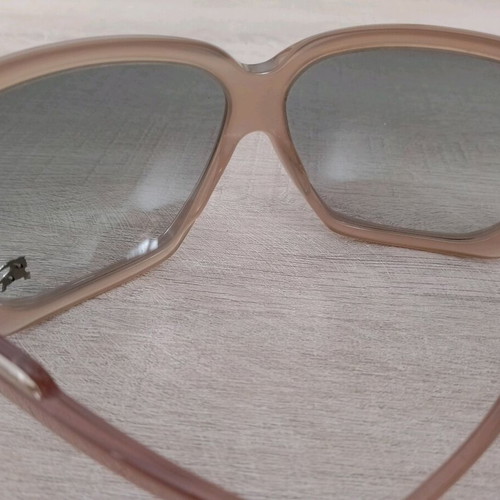 Burberry women's sunglasses like new, beige