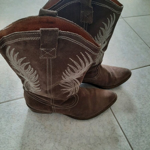 Cowboy boots leather like new, size 39, beige color