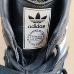 Adidas Samba OG αθλητικά σαν καινούργια, μαύρα με μπλε κεντητά λουλούδια νούμερο 40