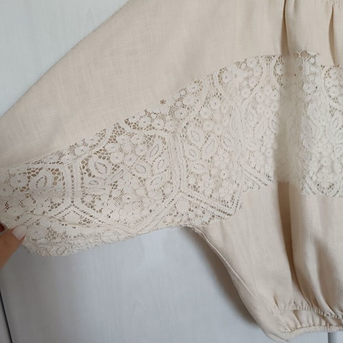Access blouse like new, beige linen with lace, sizes L-XL