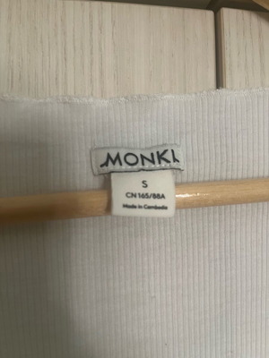 Monki white crop top used, adjustable front